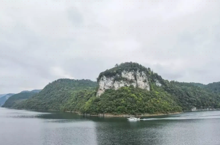 泮水偏岩河风景区