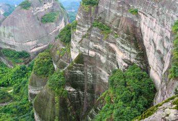 桂林丹霞八角寨景区一日游【多套餐可选，高速往返，丹霞之魂】【洪荒巨作，丹霞之魂，国之瑰宝。世界自然遗产地，国家地质公园、国家森林公园、广西风景名胜区。】