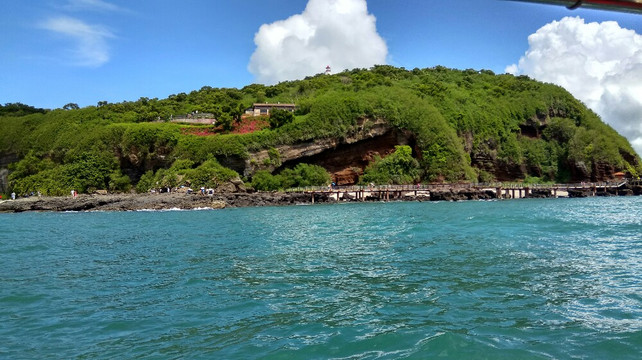 广西通灵峡谷 德天瀑布 涠洲岛 银滩北海老街及环岛游