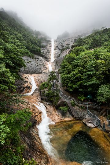 郧县九龙瀑一日游