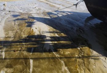 广西北海涠洲岛一日游【涠洲岛大船船票+门票全含+市区接送】【涠洲岛是火山喷发堆凝而成的岛屿，有海蚀、海积及溶岩等景观；】