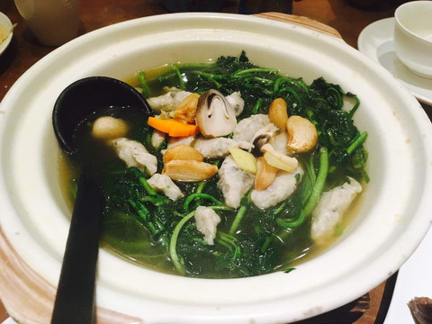              原汁原味鱼滑西洋菜