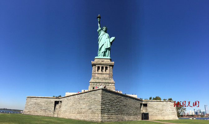 100r0a0000004w3d78FA7_C_671_10000_Q90.jpg