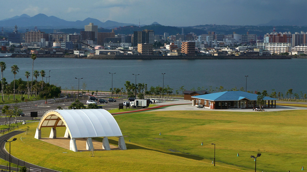 人老心红天海游