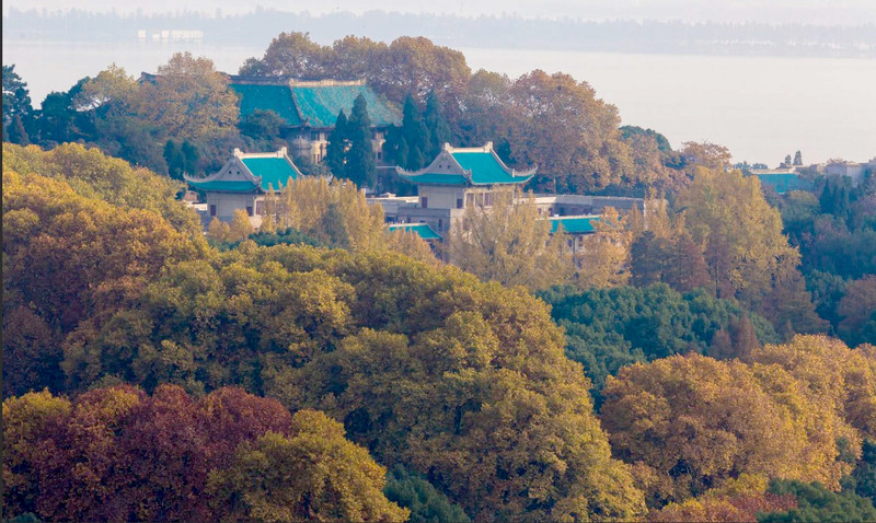 瓊樓玉宇,智慧和知識的殿堂--武漢大學老讀書館秋景