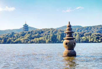 上海出发杭州雷峰塔+西湖+灵隐寺一日包车游 纯玩 导游讲解【包车旅游，行程更轻松，全程纯玩，景点可以自由调整。】