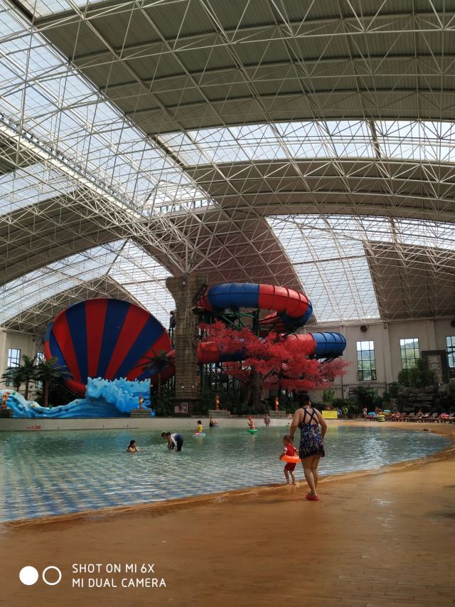 汤河假日水上乐园