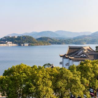 溧阳天目湖山水园一日游【臻享包车游 含导游 含游船 含鱼头宴】