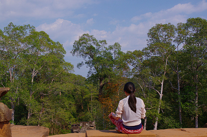 刺绣石雕 微笑高棉 虚实空间 留白人生 领悟废墟
