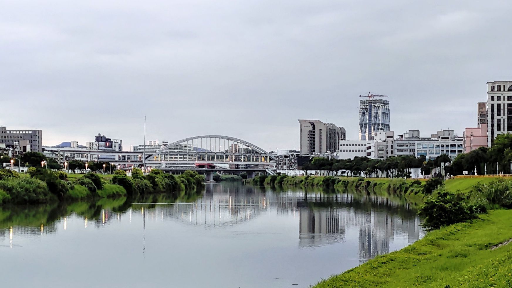 基隆河右岸美堤河滨公园