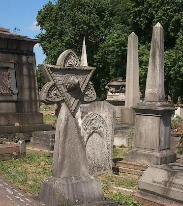 万灵公墓( 肯萨尔绿野公墓)