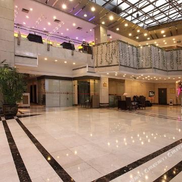 无锡国际饭店 双人早餐 自选鼋头渚套餐/三国水浒城套餐/灵山大佛套餐