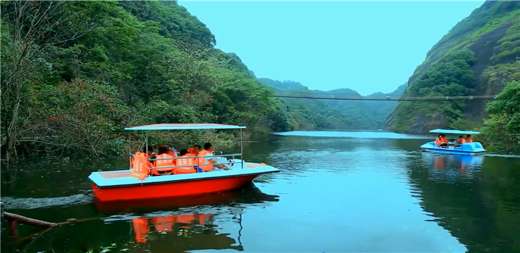 东浒寨风景区游船