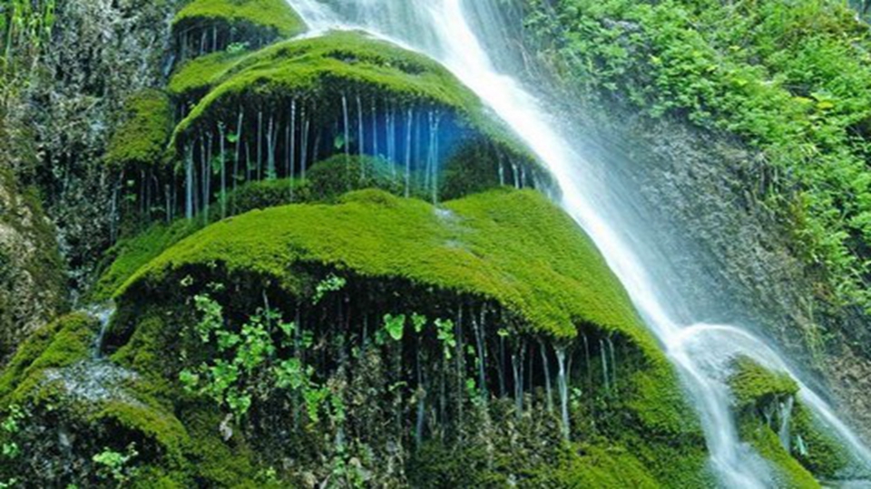 郧县九龙瀑