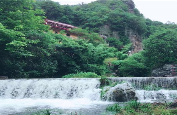 寧國夏霖九天銀瀑風景區(qū)