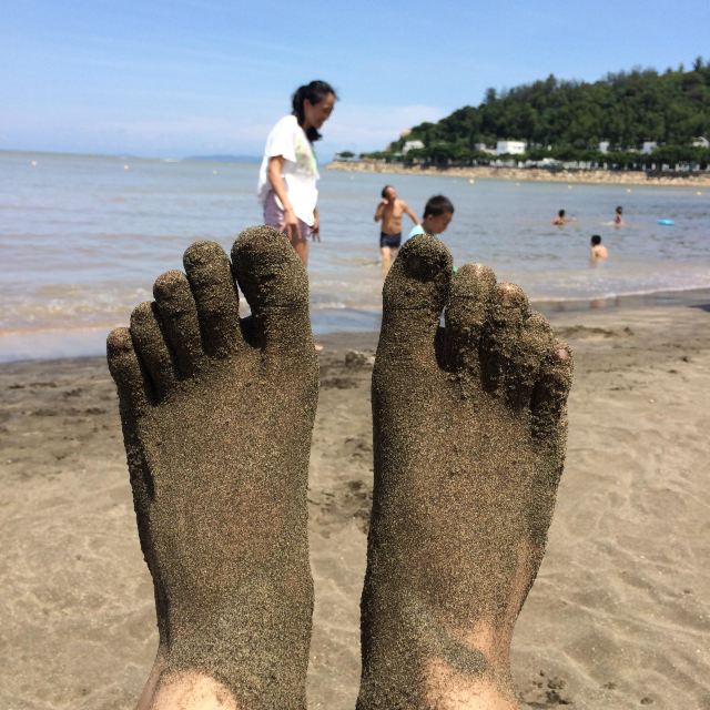 看看下面这组照片吧,感觉是黑芝麻被抹在身上了,还是蛮有意思的.