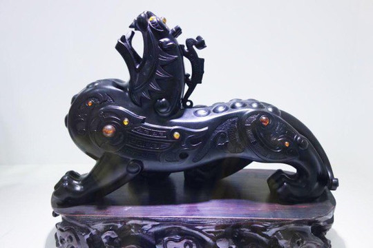 【购物指南】中国工艺美术精品欣赏(18)——煤精雕刻(组图)