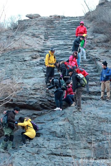 爬下山,已是近黄昏.