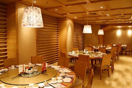 法国浪漫主义的融入--米其林轮胎与餐饮的融合