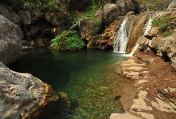 河南焦作云台山风景名胜区一日游【自由行 只含往返车位费】【河南精华山水、地质博物馆，一日游完！】