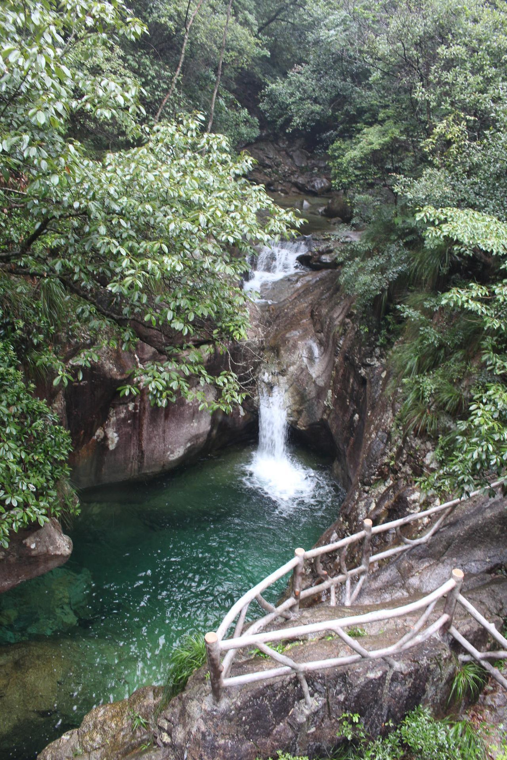 牯牛降風景區--神奇瑰麗的山水風光