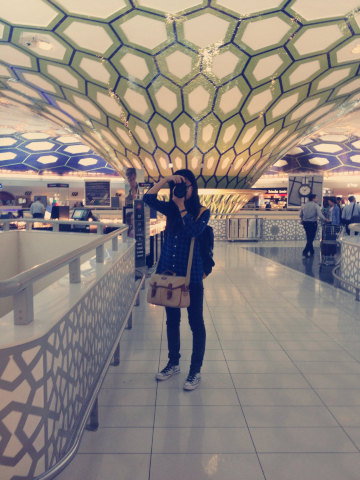 在机场玩自拍咯 阿布扎比国际机场
