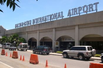 飞机场附近宾馆推荐 CghzgVSnLHGAYdpoAAlr3J_q62o045_C_350_230.jpg