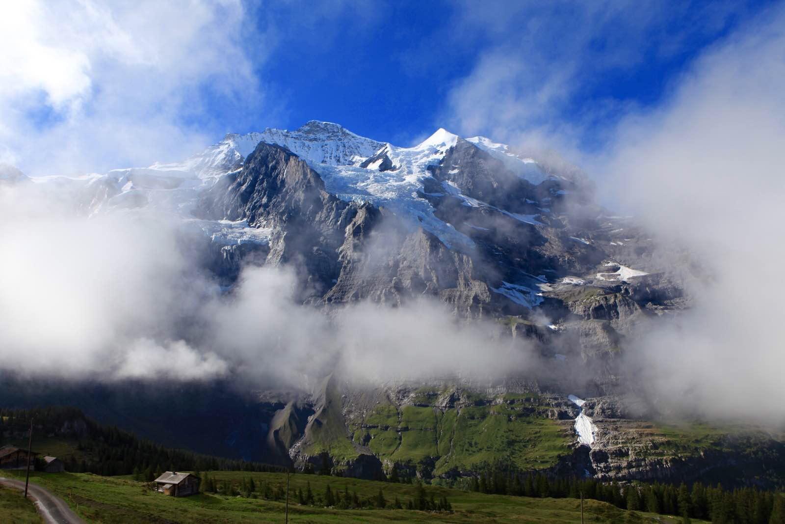 半遮面的雪山 瑞士少女峰