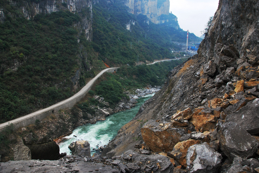 张广泗倡导修浚赤水河时,在民间举贤征工,家住附近的村民吴登举"以一