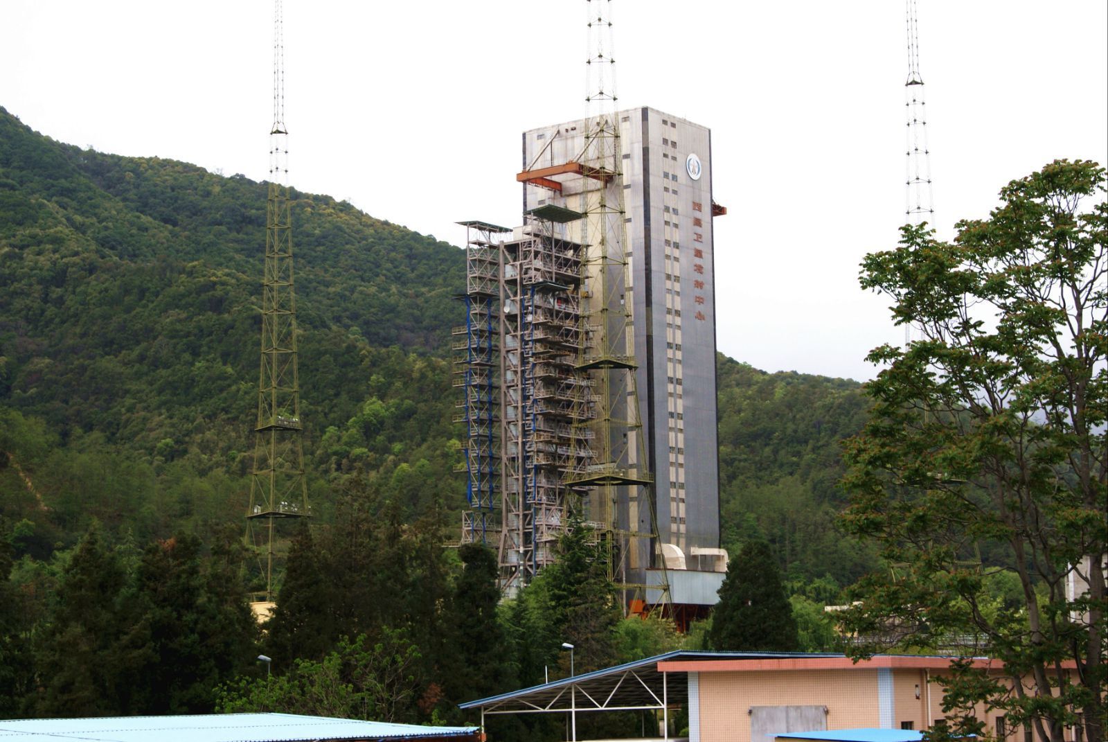 目的地是冕寧縣澤遠鄉的一處小小山谷——西昌衛星發射基地,這裡有遙