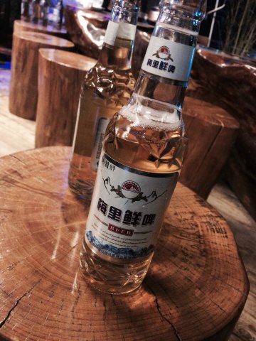 这里的梅里啤酒,还不错,跟风花雪月的味道差不多 丽江古城