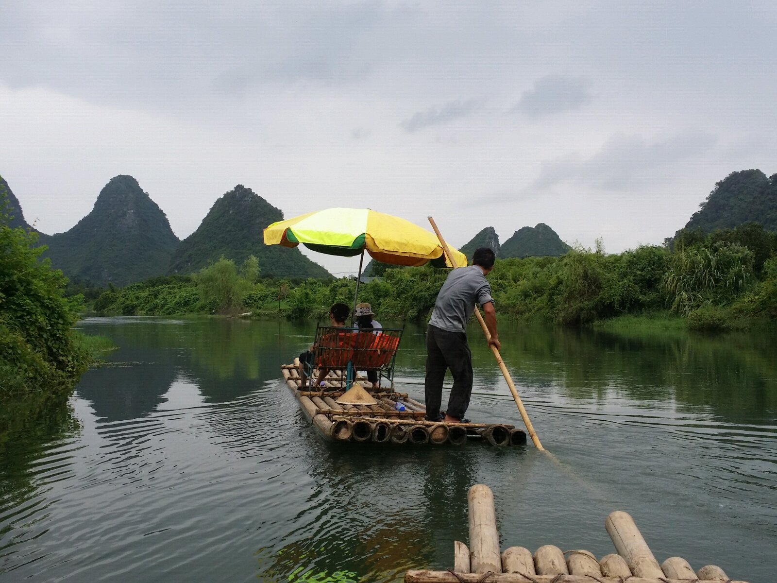 阳朔攻略：漫步西街，骑行漓江，漂流遇龙桥，登临月亮山，美食体验