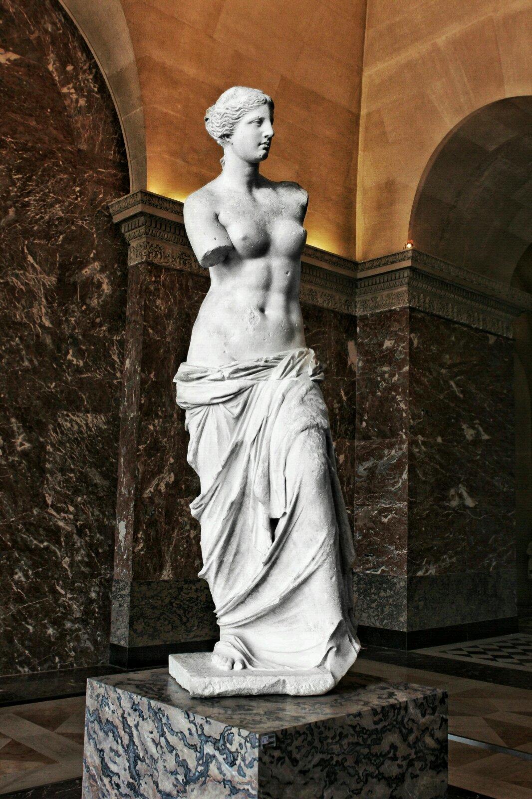 断臂维纳斯 依旧懂不了这美的已经任何双臂都配不上她了 卢浮宫