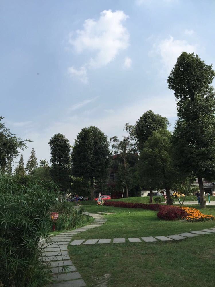 周末游"花香果居"