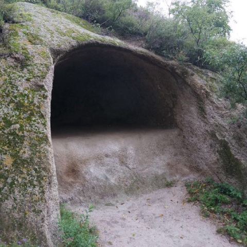 这是见到的第一个山洞.惊叹!