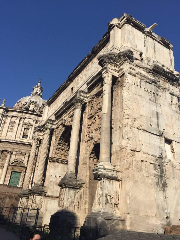 三傻大闹意法瑞