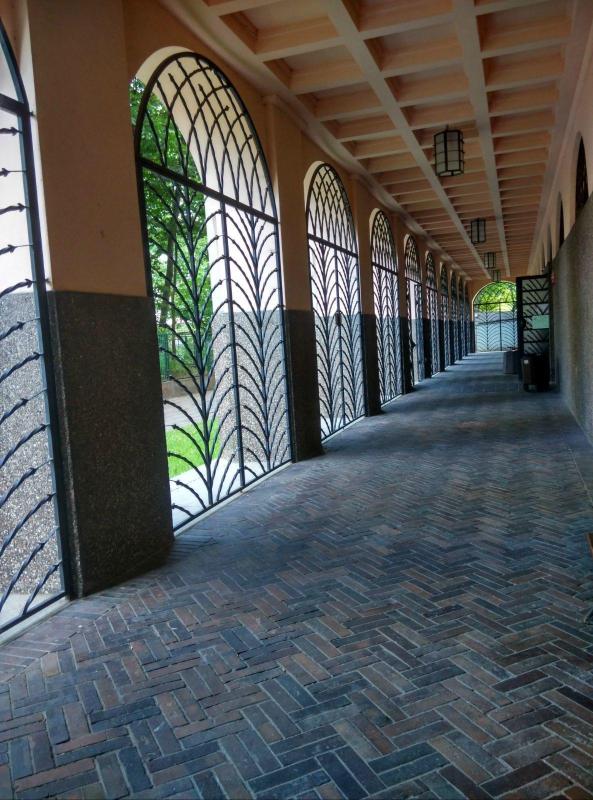 sgh图书馆外的走廊. sgh学校