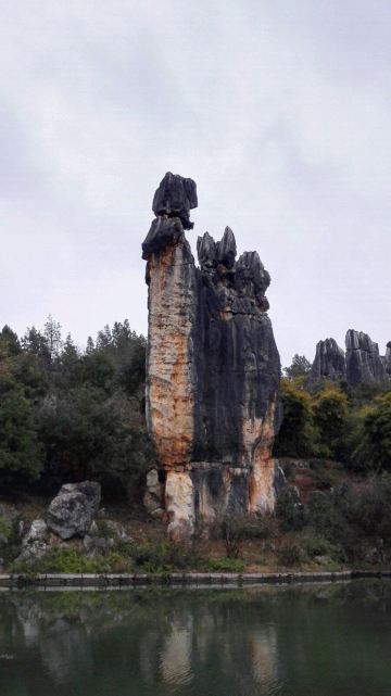 著名的阿诗玛石 昆明石林