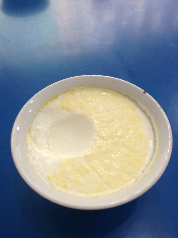 著名的青海老酸奶!装在瓷碗里面 水井巷