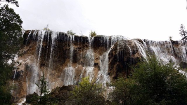 唐僧师徒今安在? 珍珠滩瀑布