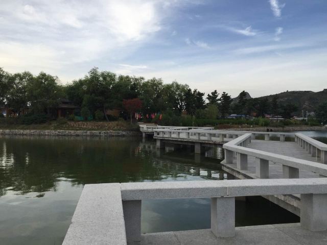 乳山人口少_小林豆腐乳山广告图