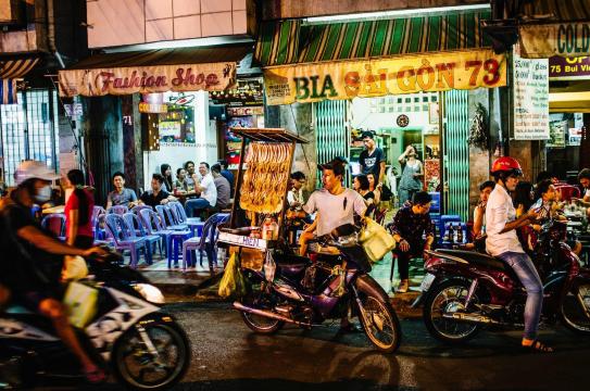 夜晚的范五老街. 胡志明市