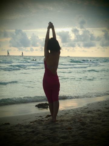 超爱这张背影,面朝大海 布拉波海滩