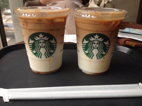 又是猩巴克 又是玛奇朵 新沙洞林荫道