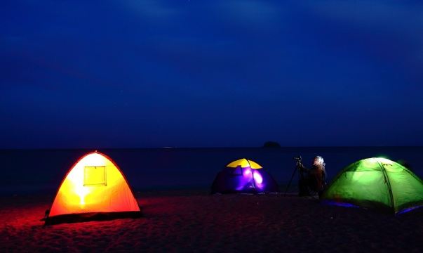 惠州双月湾十里长沙滩露营 烧烤 篝火晚会 看日出 观双月湾全景 2天