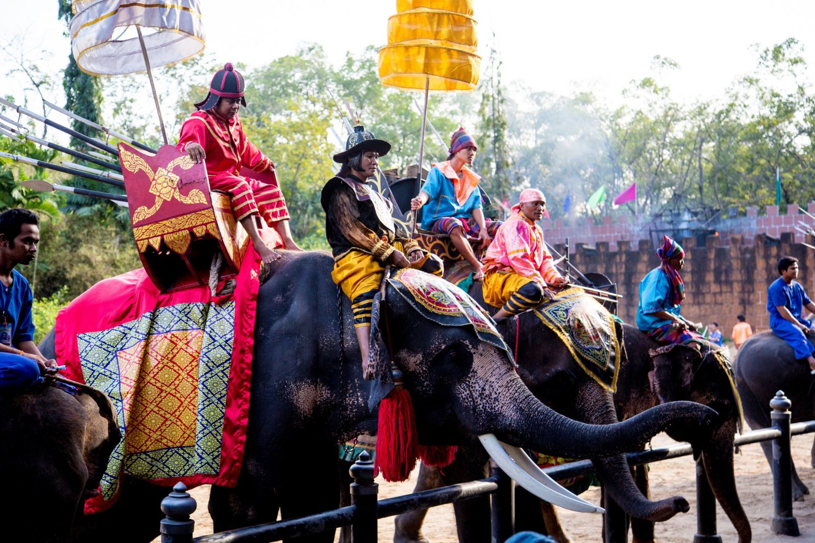 泰国曼谷 三攀象乐园 ลานแสดงช้างและฟาร์มจระเข้สามพราน