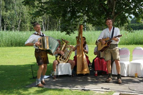 【一场婚礼带来的明媚】之(奥地利)