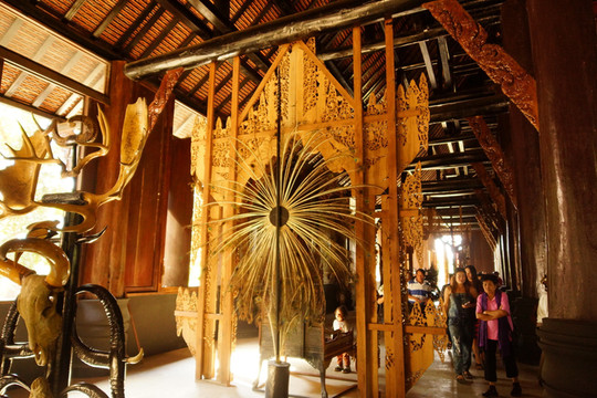 泰国之旅--清迈一日游--黑屋博物馆