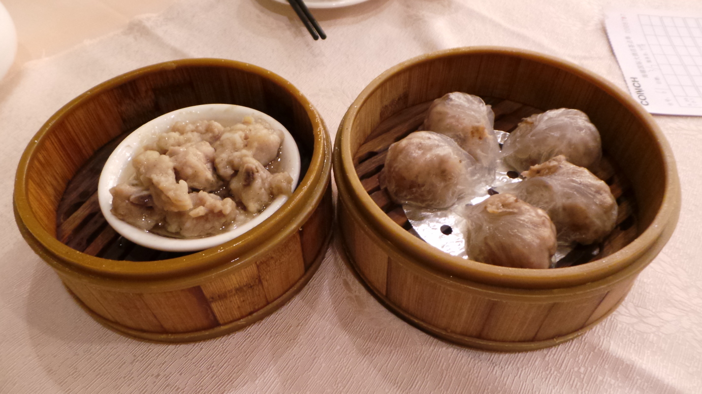 在酒店里喝夜茶