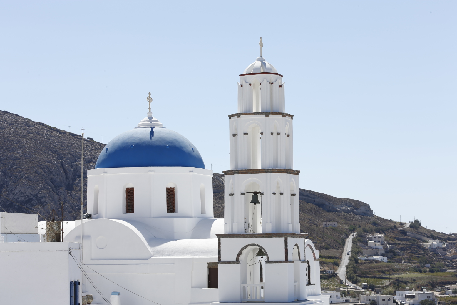 皮尔戈斯小镇教堂蓝顶 费拉小镇